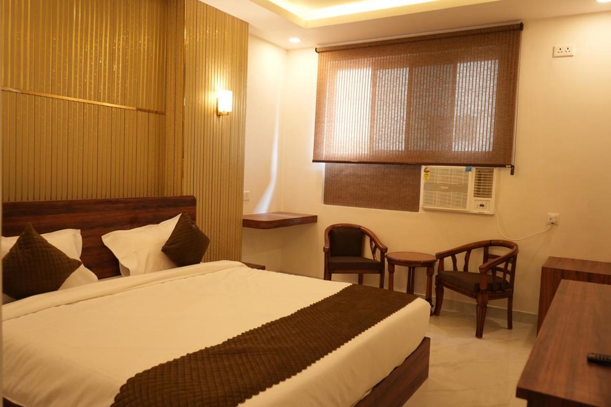 Hotel Golden Palace Lakhnau Kültér fotó
