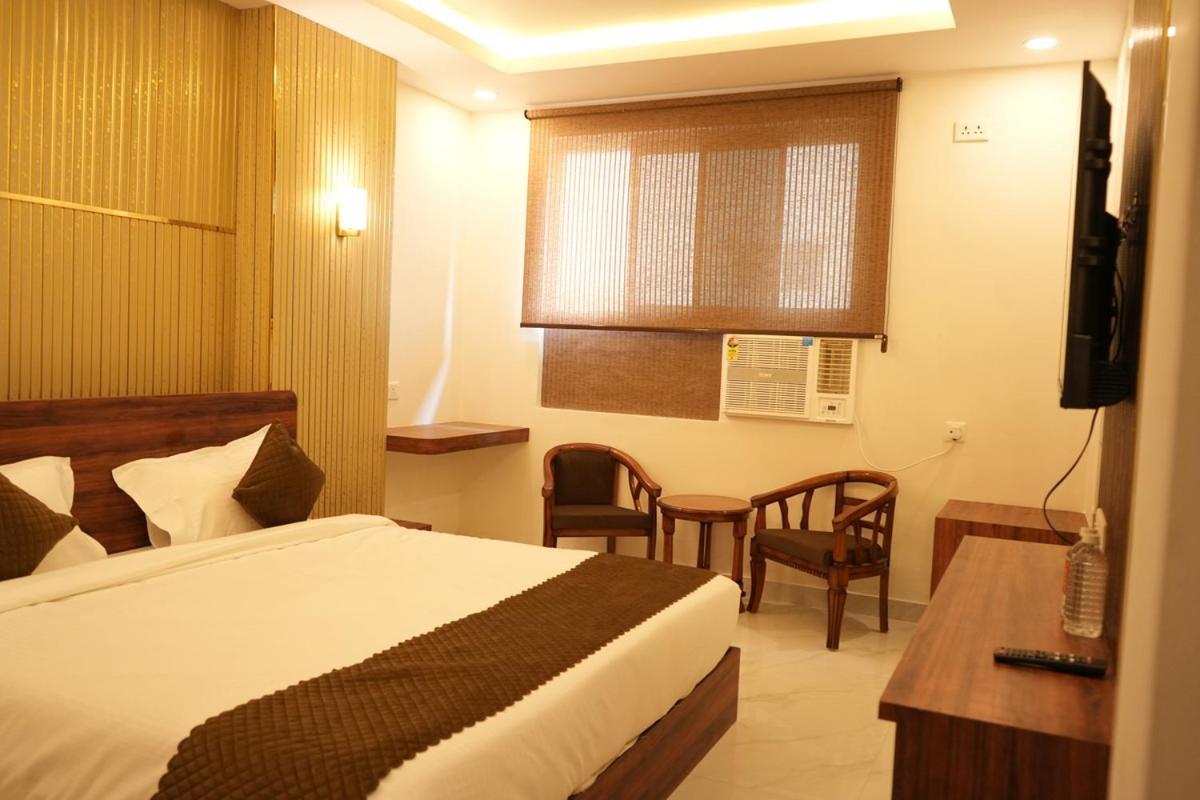 Hotel Golden Palace Lakhnau Kültér fotó
