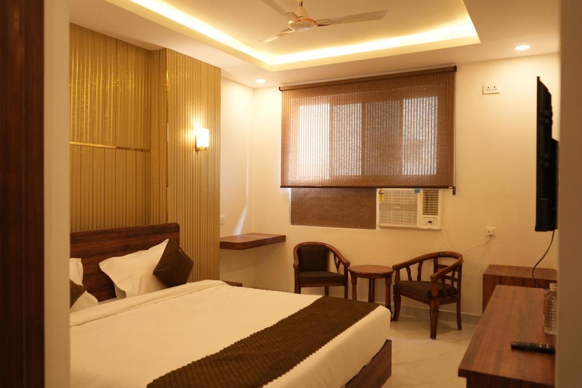Hotel Golden Palace Lakhnau Kültér fotó