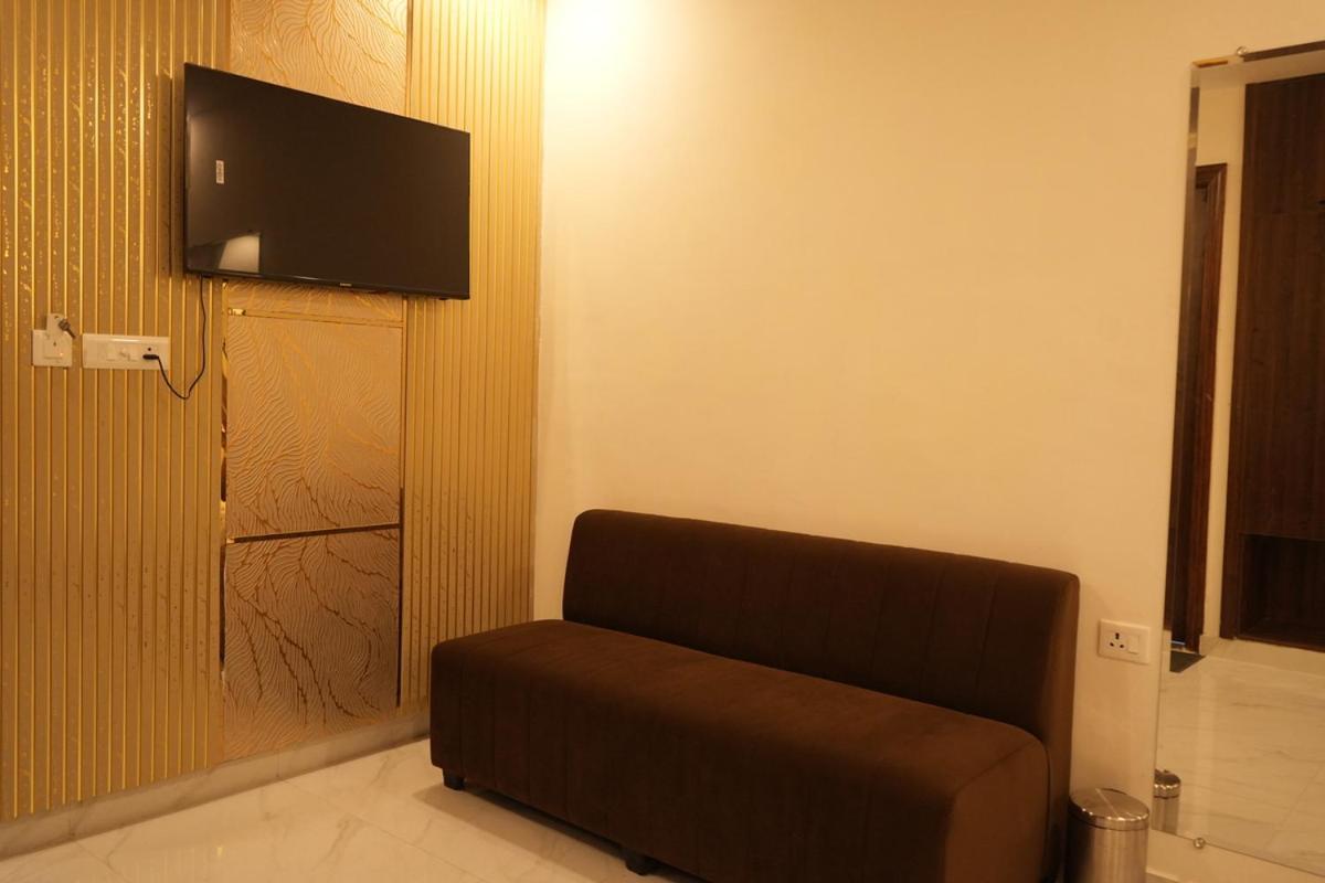 Hotel Golden Palace Lakhnau Kültér fotó