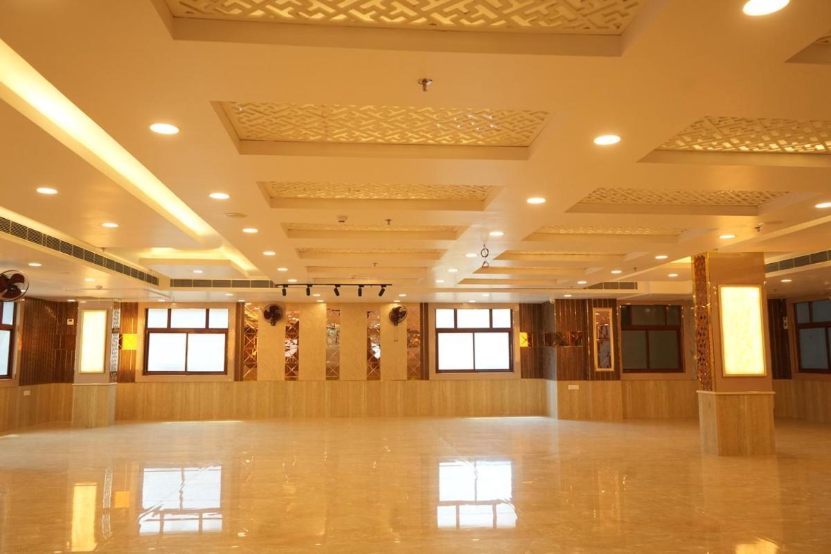 Hotel Golden Palace Lakhnau Kültér fotó